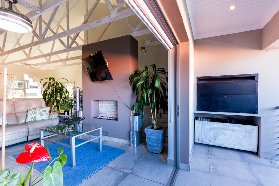 4 Bedroom Property for Sale in Bergsig Western Cape